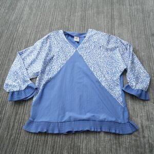 G.W. Division of Graff Top Women Floral Blue White V Neck Made IN USA Medium